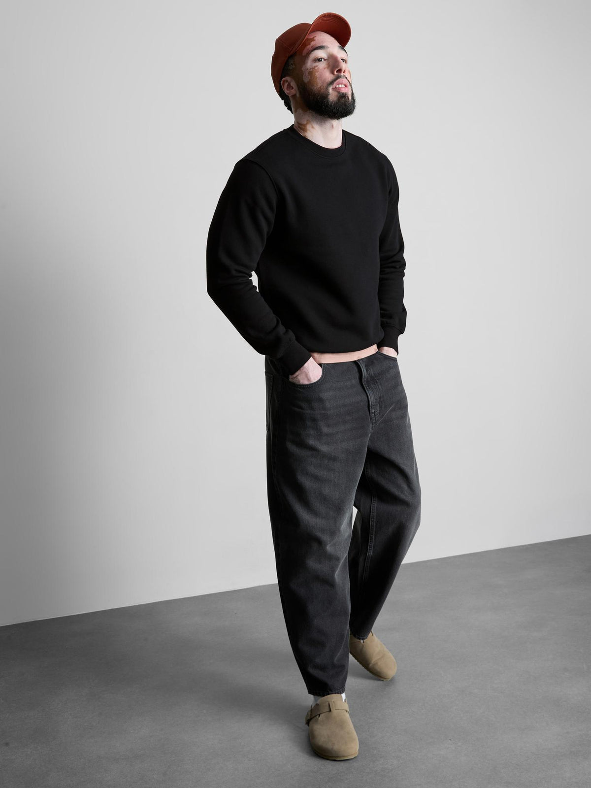 Crew Neck Sweatshirt - Black