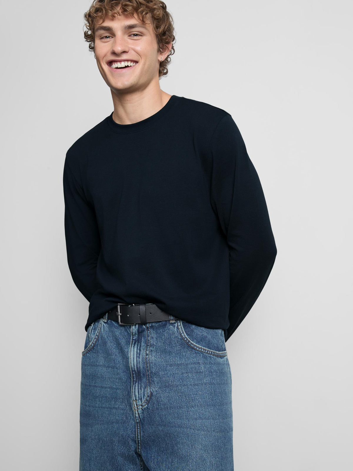 Essential Long Sleeve T-Shirt - Navy