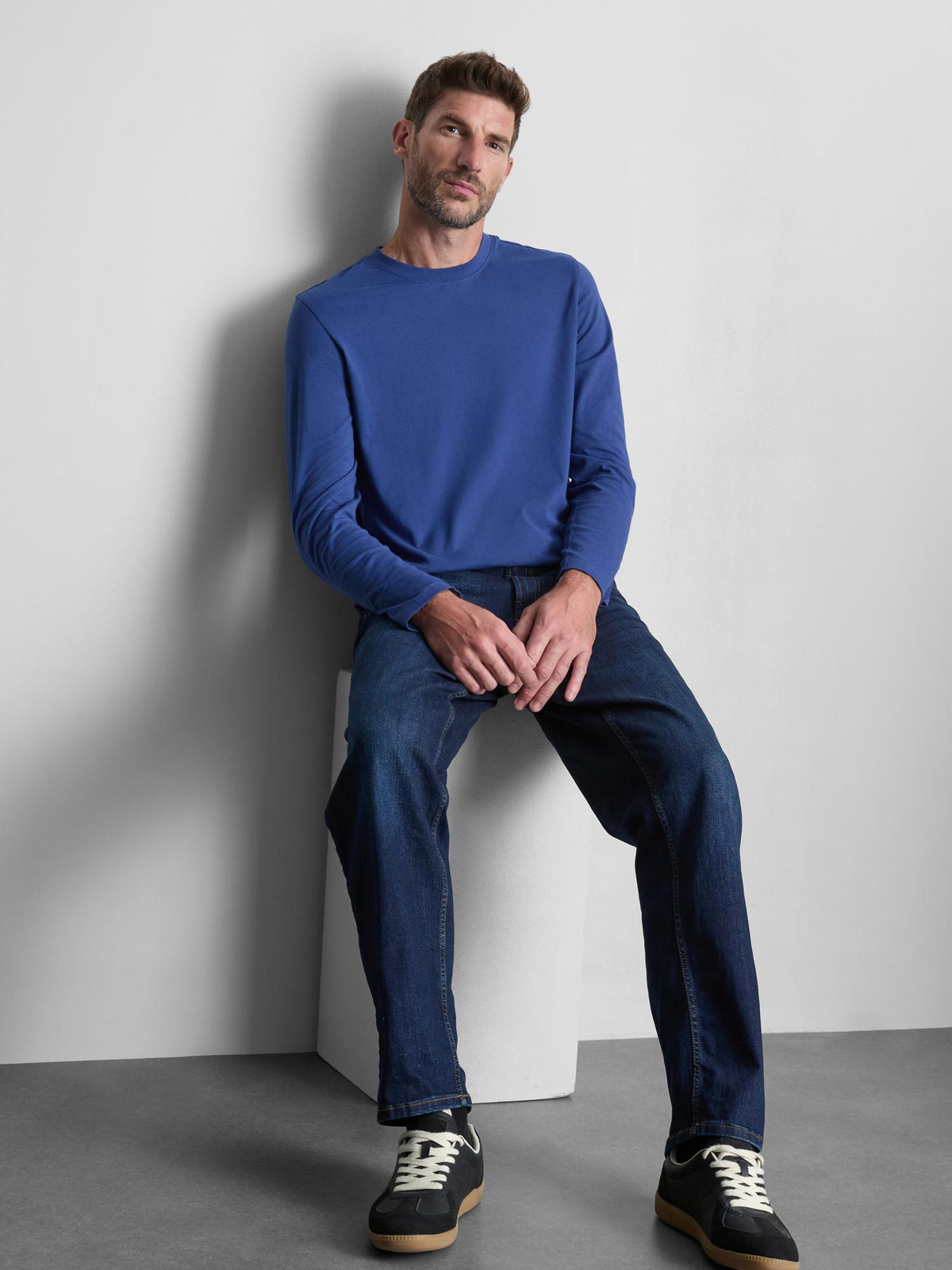 Essential Long Sleeve T-Shirt - Bright Blue