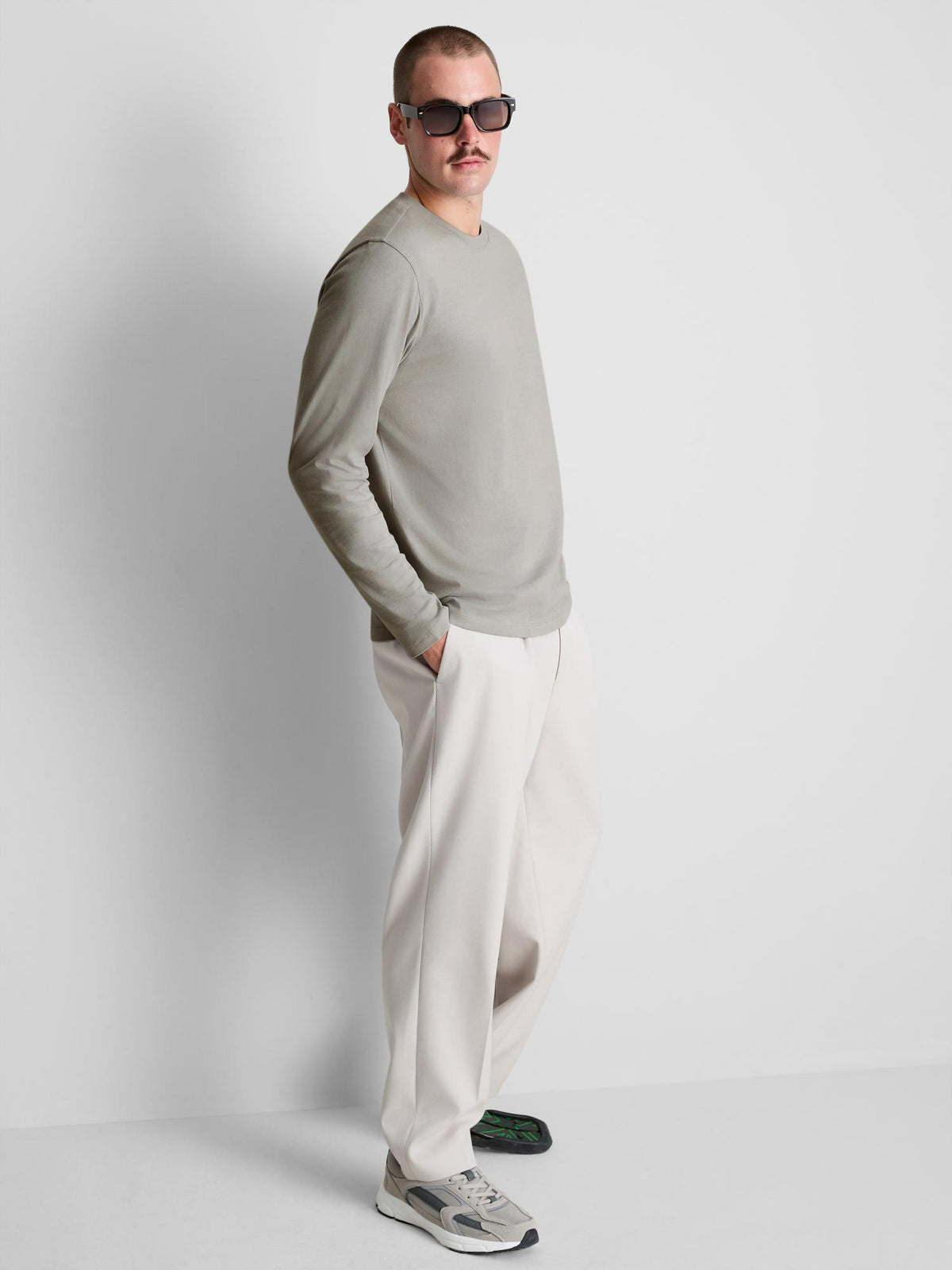 Essential Long Sleeve T-Shirt - Light Grey
