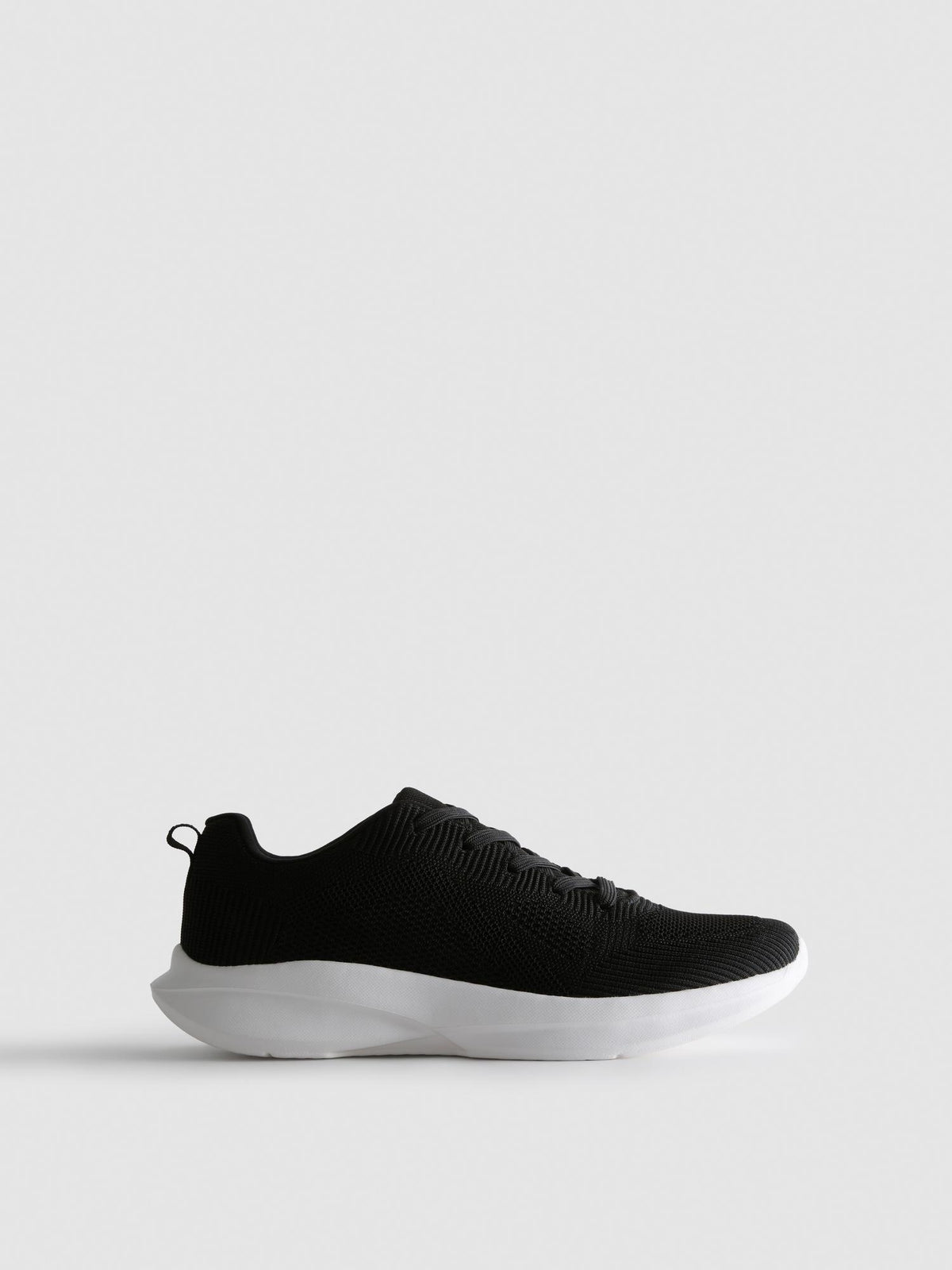 Low Top Sports Trainers - Black