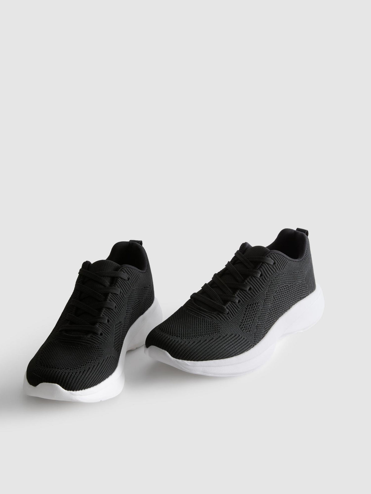 Low Top Sports Trainers - Black