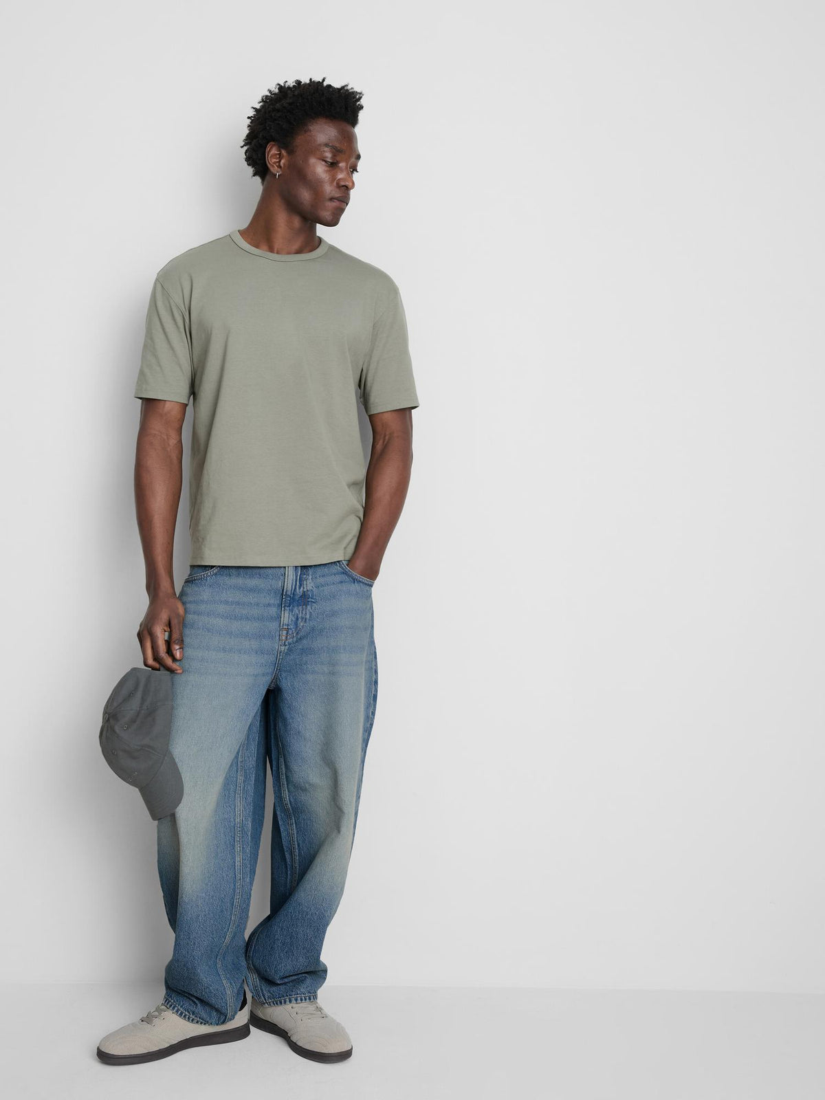 Mid-Rise Barrel Jeans - Mid Blue