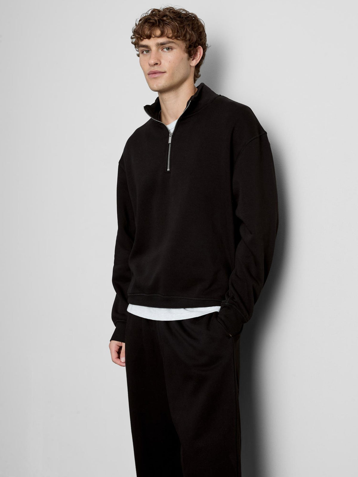 Half-Zip Sweatshirt - Black