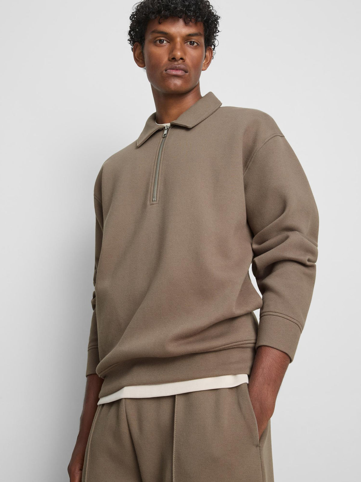 The Edit Quarter Zip Sweatshirt - Stone