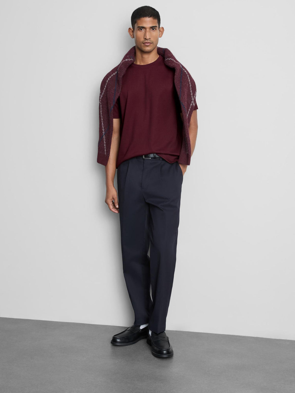 The Edit Ribbed Round Neck T-Shirt - Burgundy