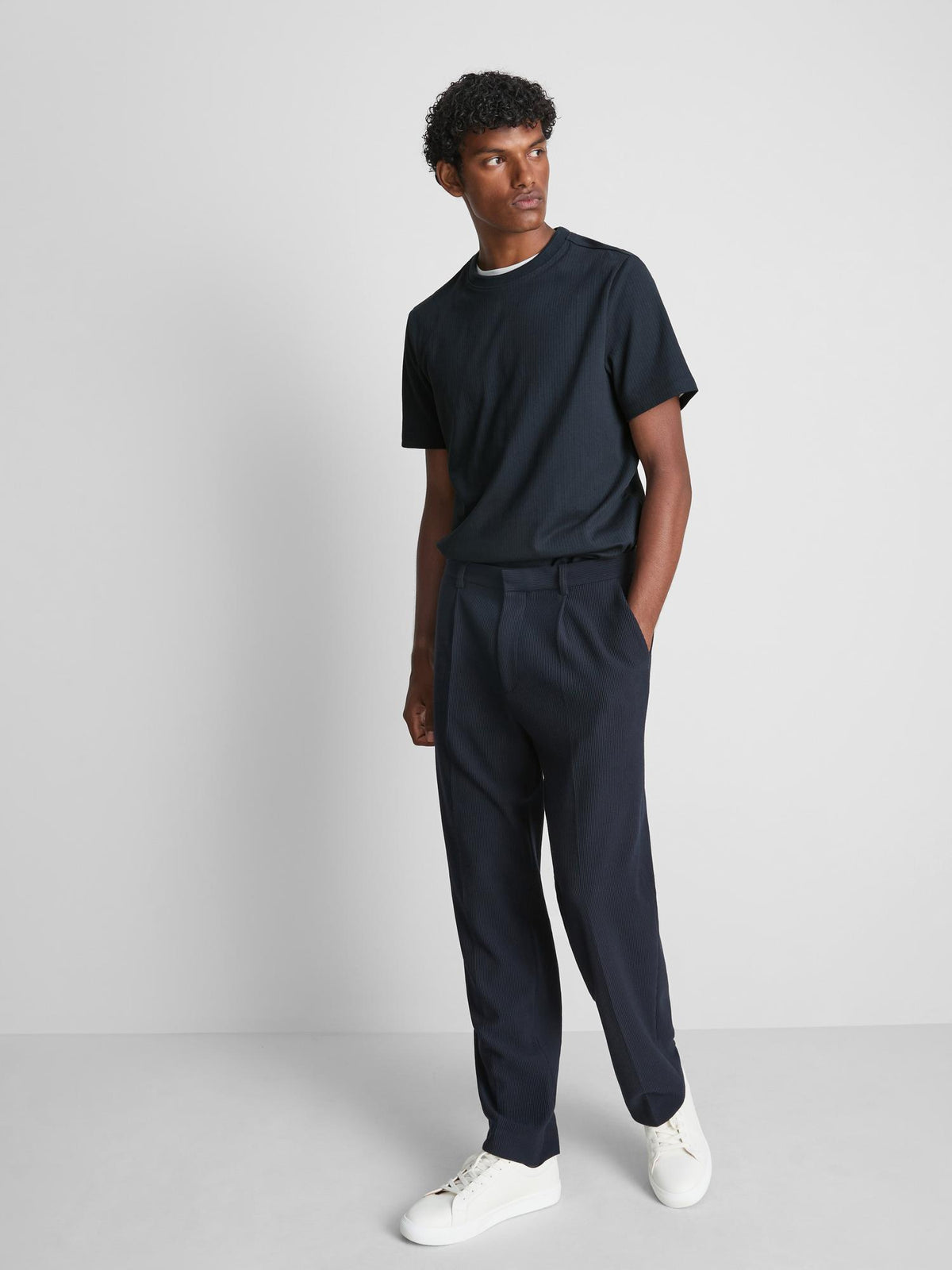 The Edit Ribbed Round Neck T-Shirt - Navy