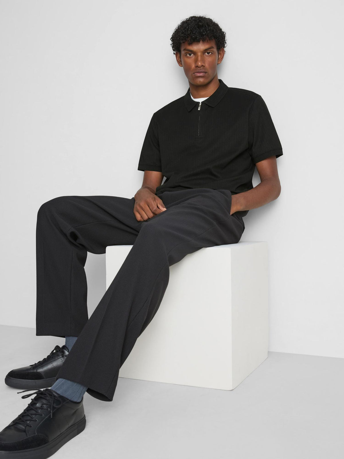 The Edit Ribbed Zip Neck Polo Shirt - Black