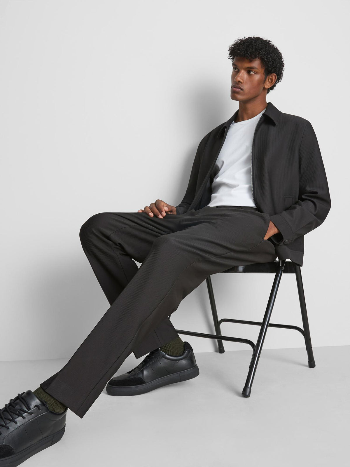 The Edit Regular Fit Plissé Suit Trousers - Black