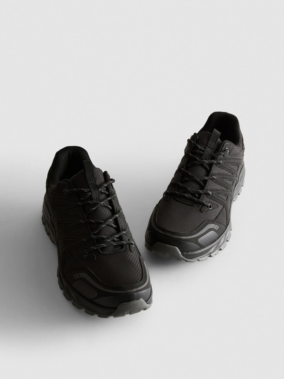 Panelled Hiking Trainers - Black