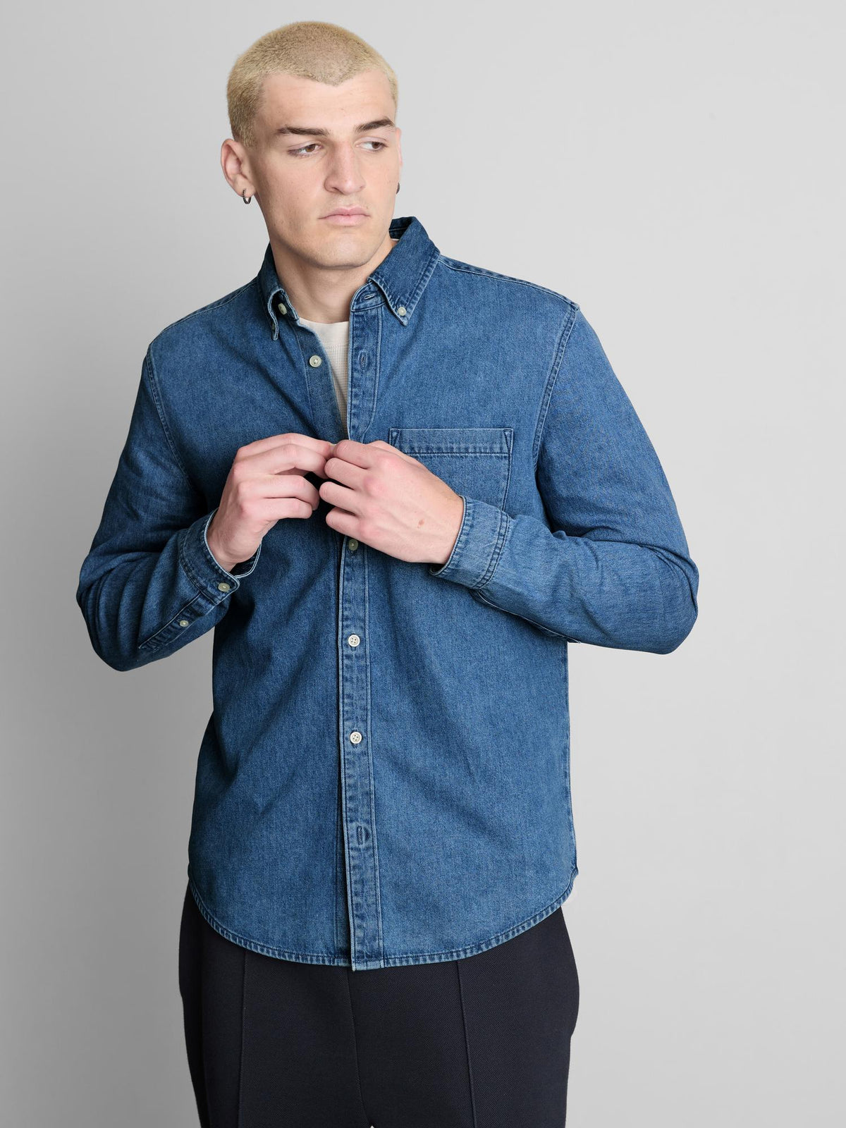 Long Sleeve Button-Up Denim Shirt - Light Blue
