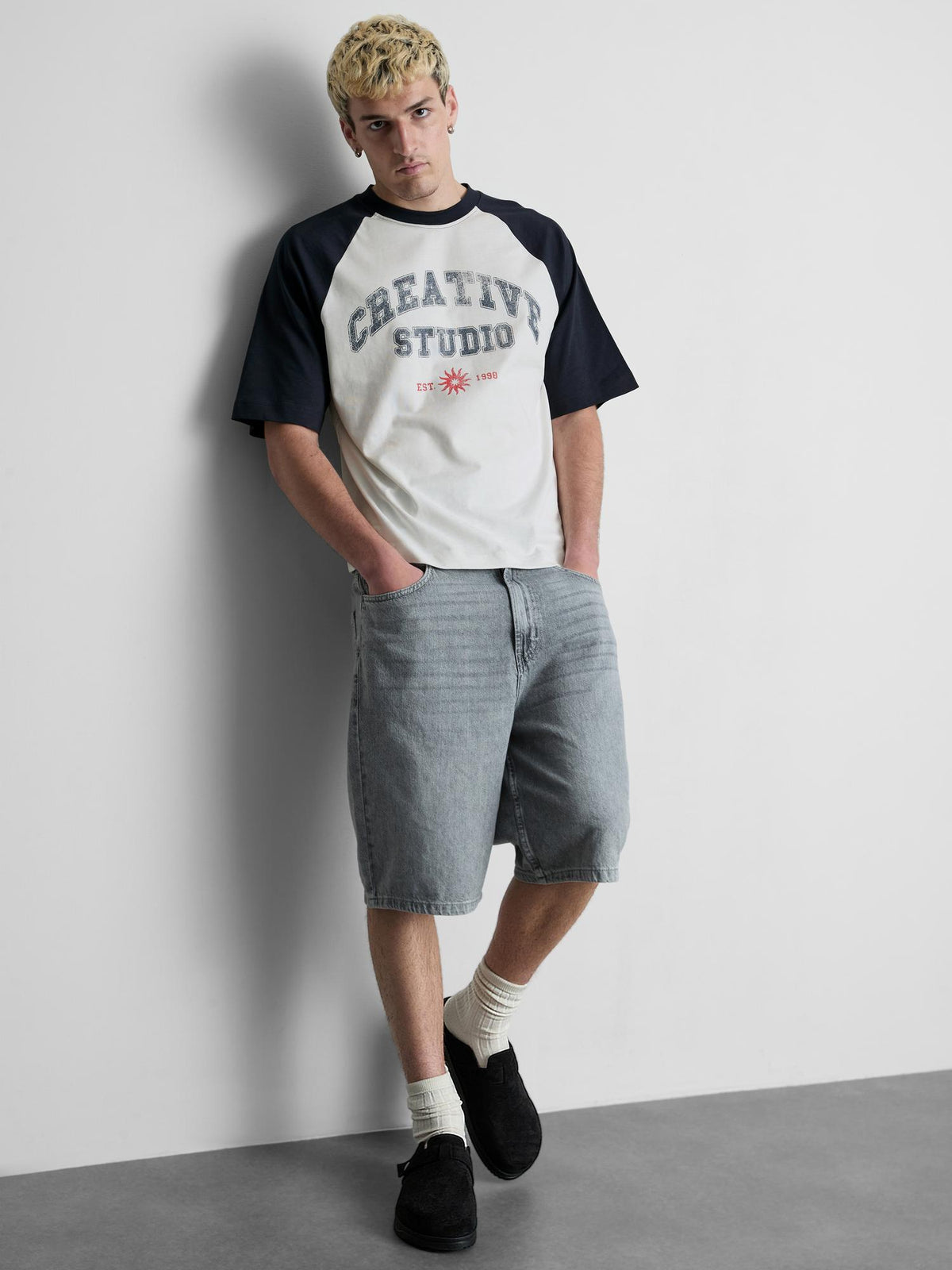 Creative Studio Raglan T-Shirt - Navy