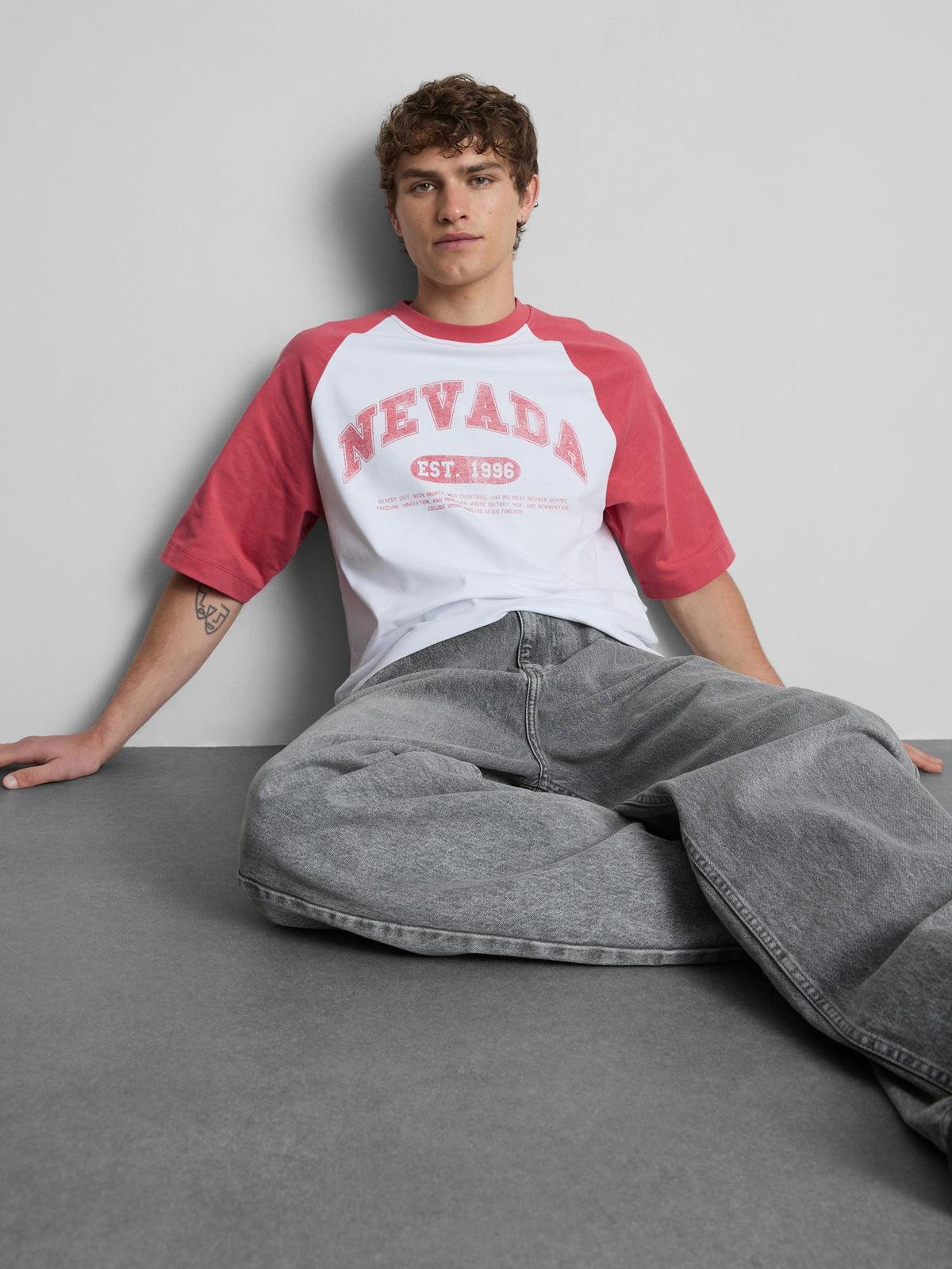 Nevada Raglan T-Shirt - Red