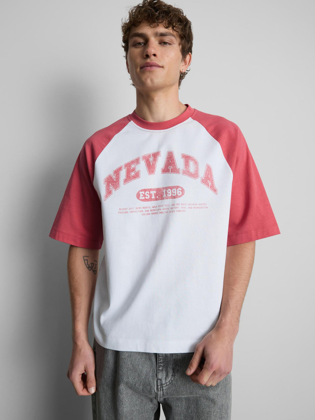 Nevada Raglan T-Shirt - Red