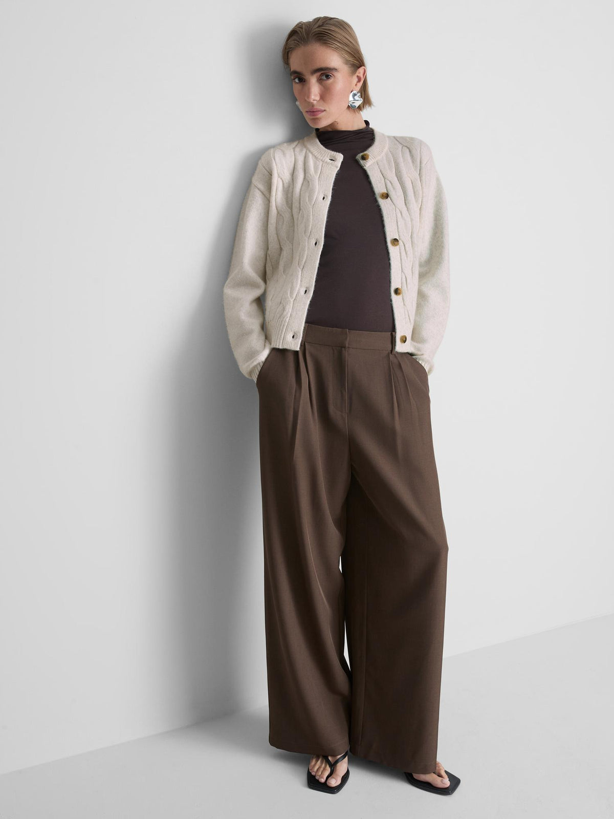 Round Neck Cable Knit Cardigan - Ivory