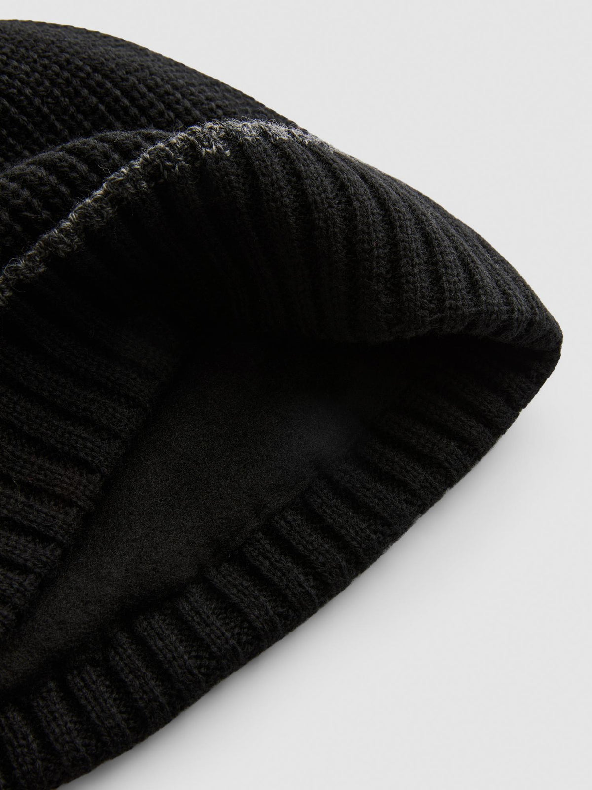 Heat IQ Knitted Beanie Hat - Black