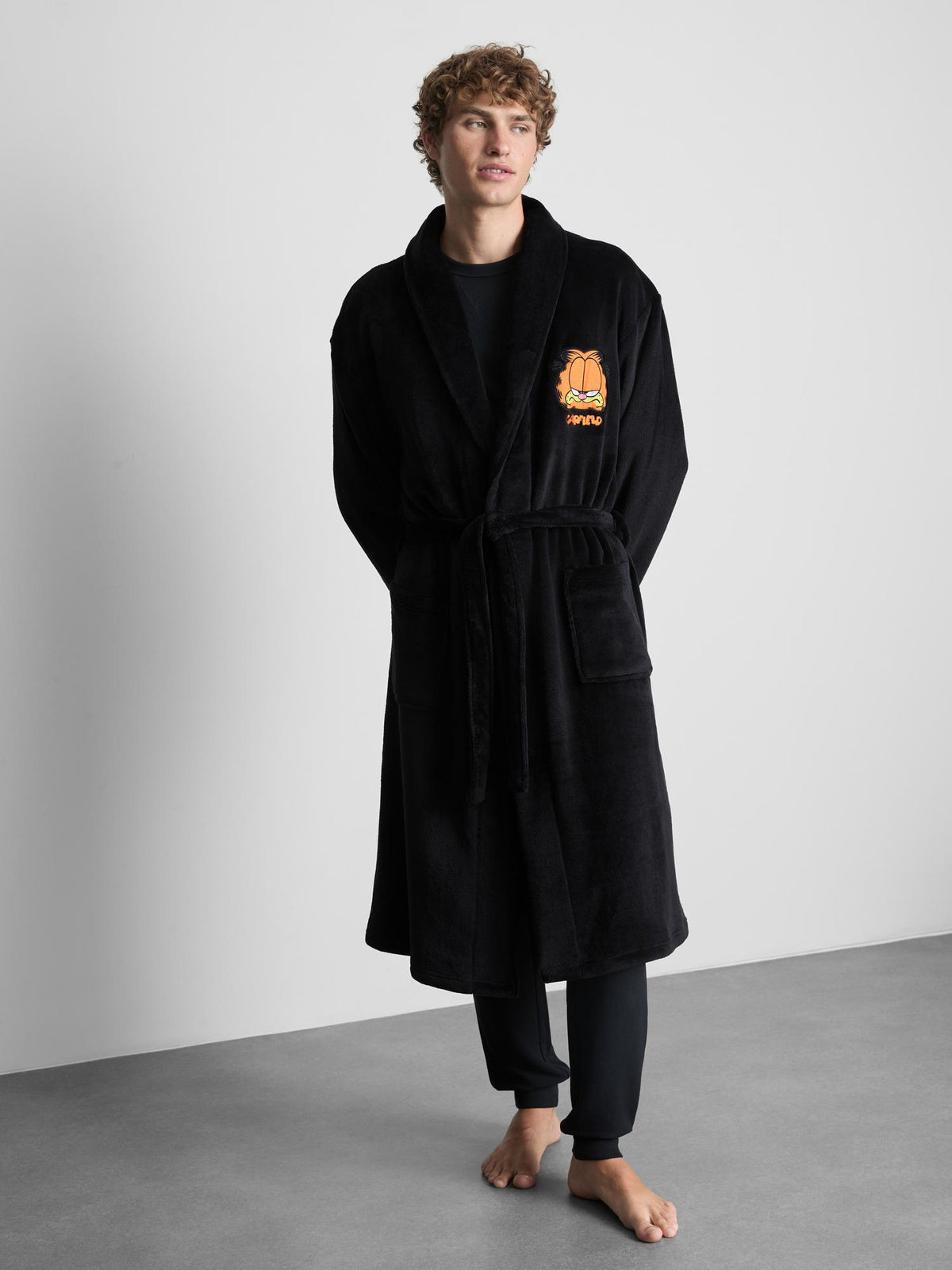 Garfield Embroidered Dressing Gown - Black