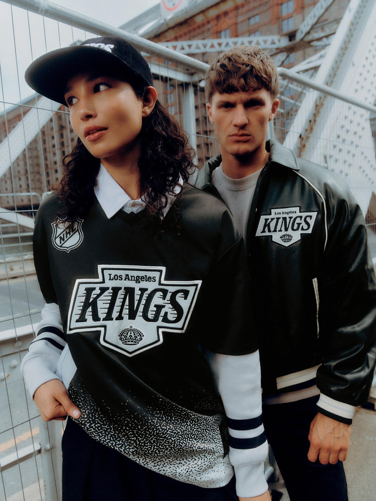 NHL Los Angeles Kings V-Neck T-Shirt - Black