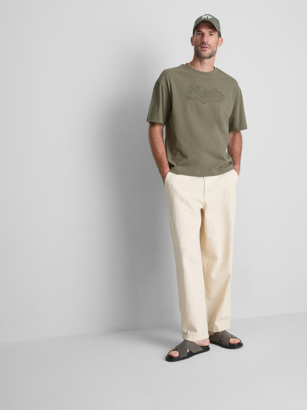 Berlin Appliqué T-Shirt - Khaki