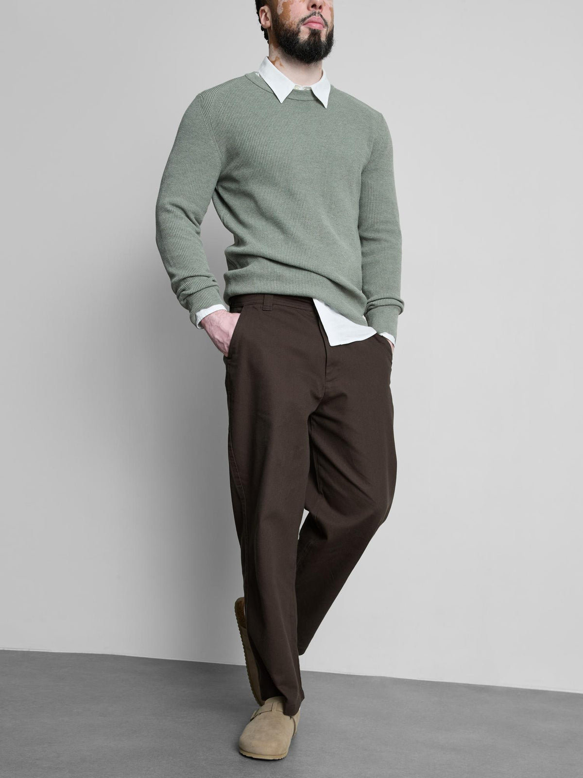 Mid Rise Chino Trousers - Brown