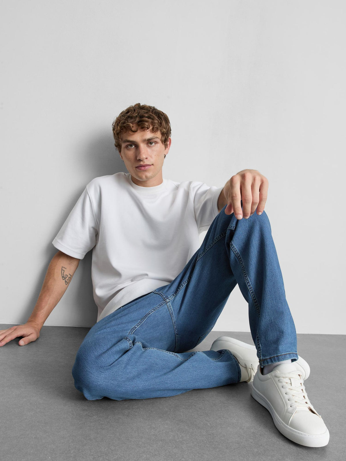 Mid-Rise Slim Fit Jeans - Blue