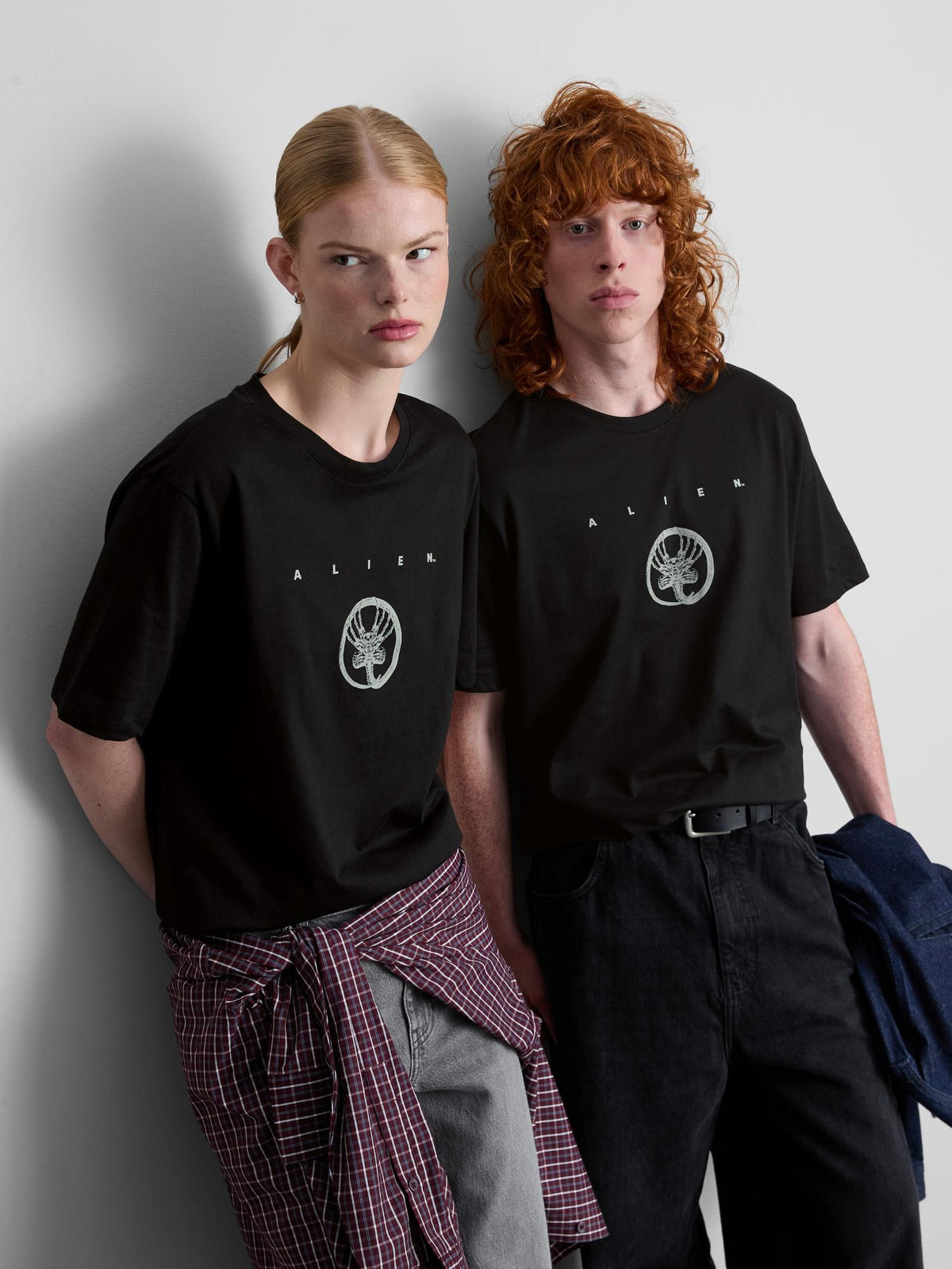Alien Pure Cotton Graphic T-Shirt - Black