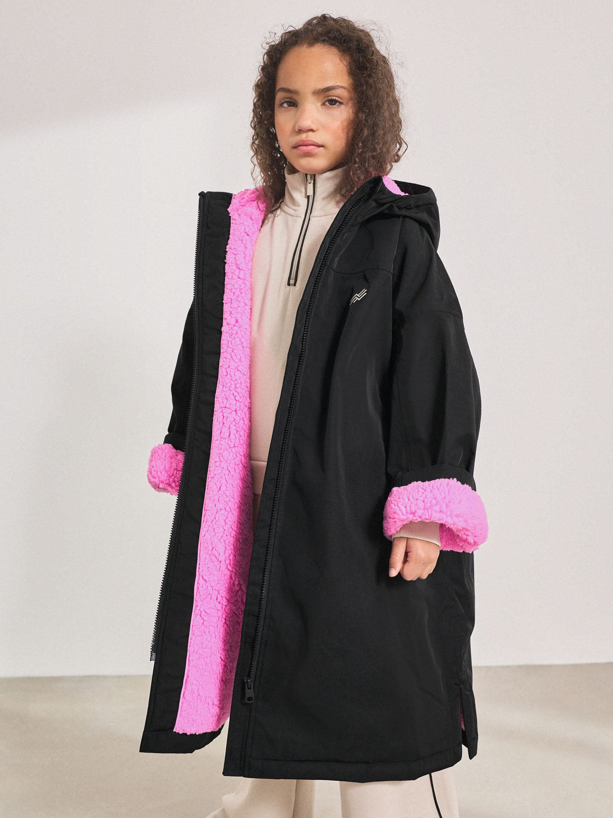 Black Waterproof Changing Robe (3-16yrs)