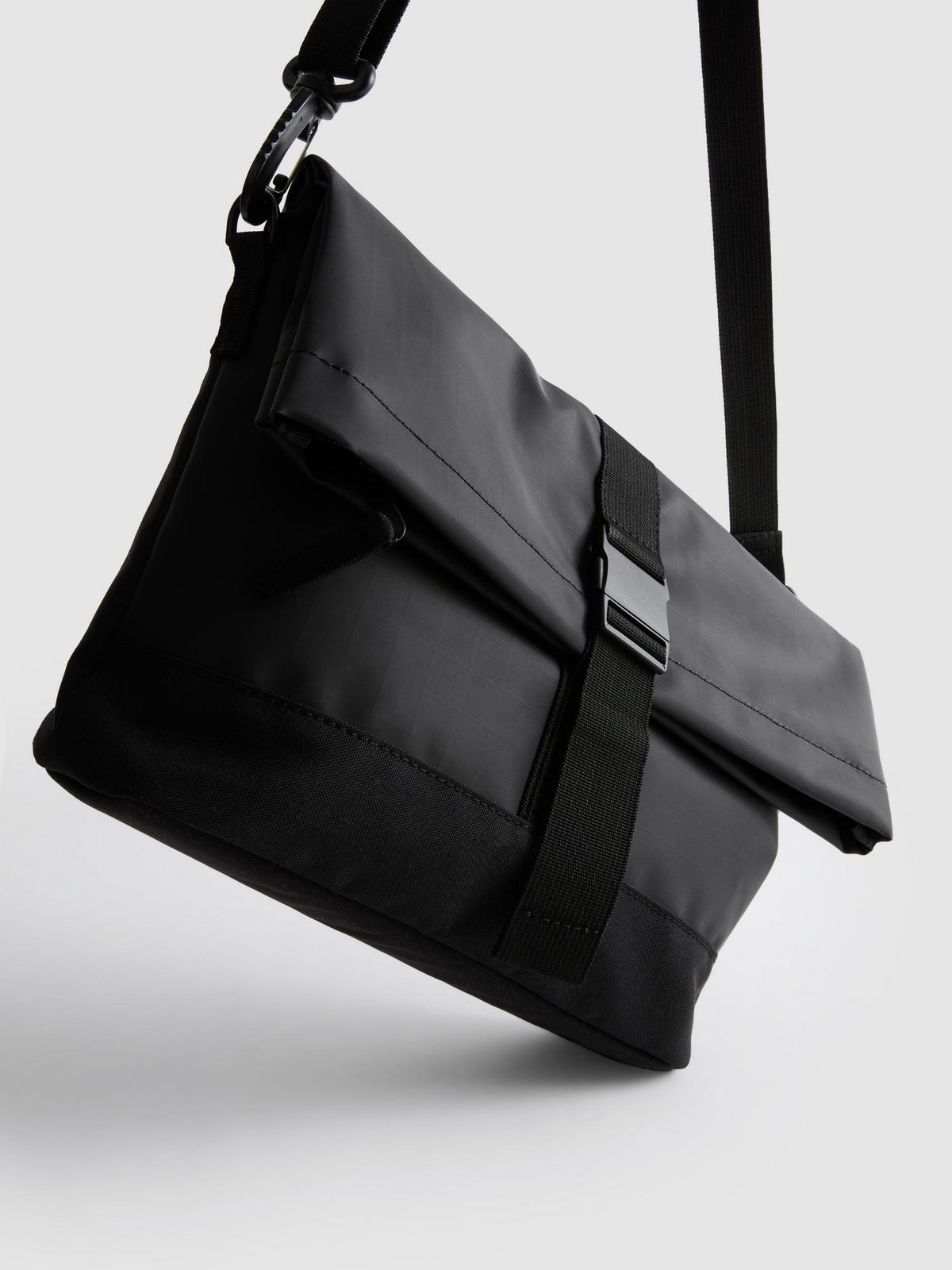 Buckle Fastening Crossbody Bag - Black