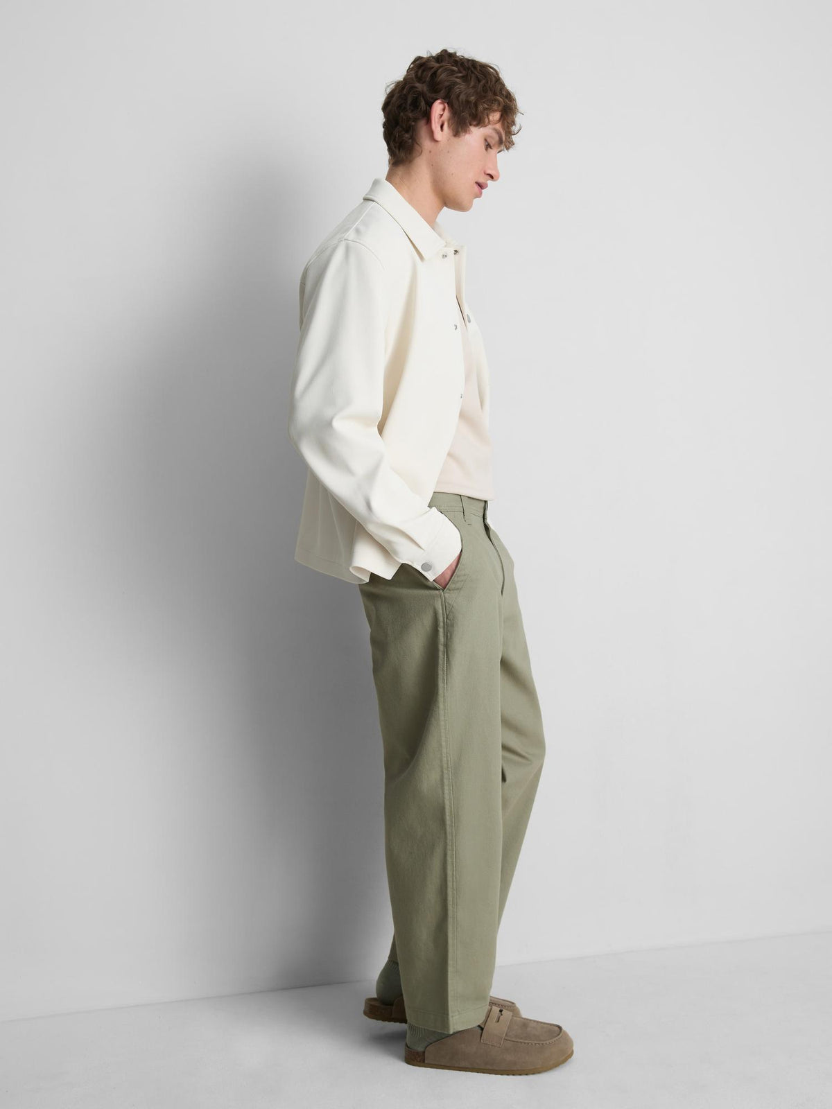 Mid-Rise Baggy Chinos - Khaki
