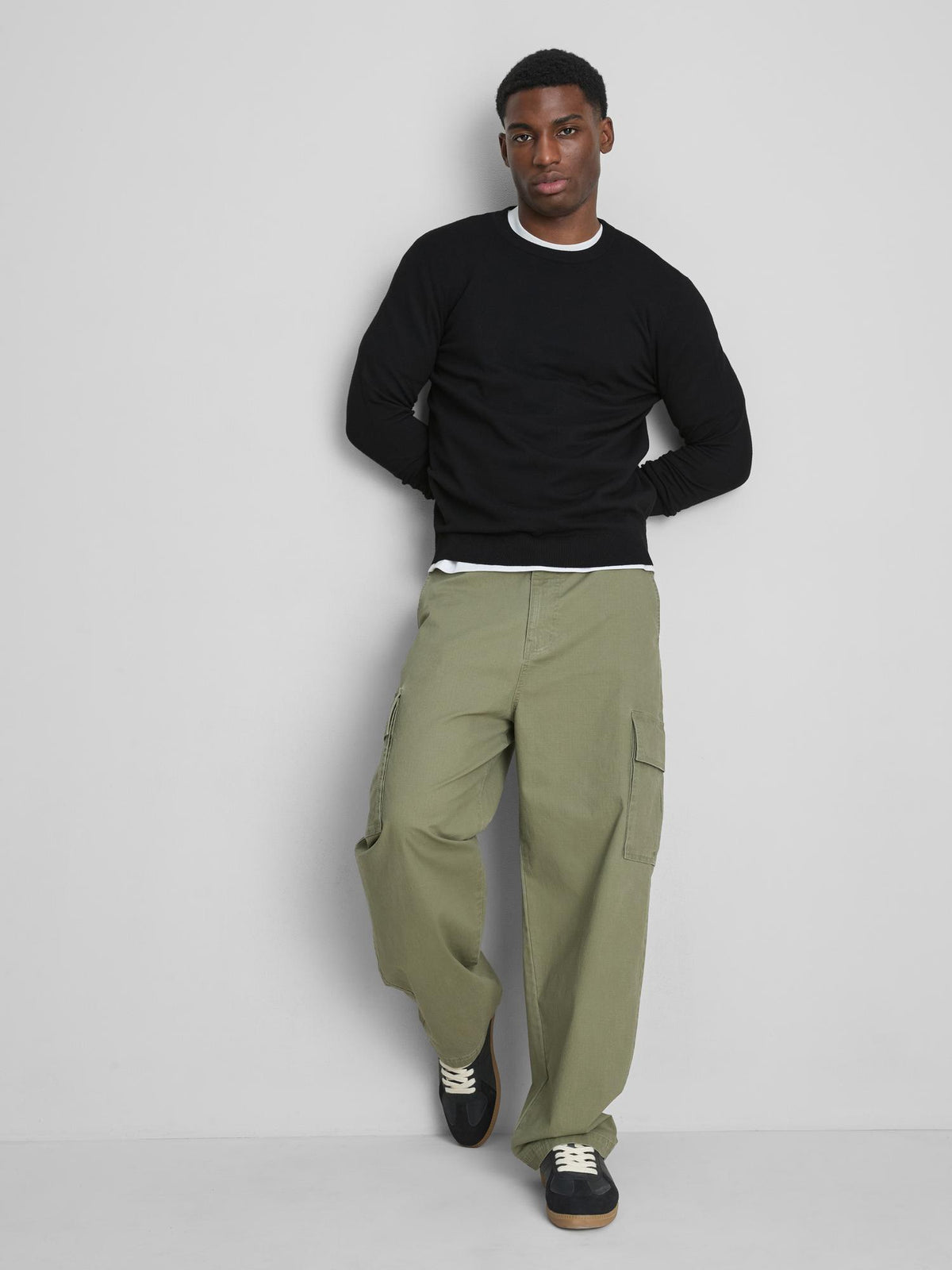 Crew Neck Jumper - Black