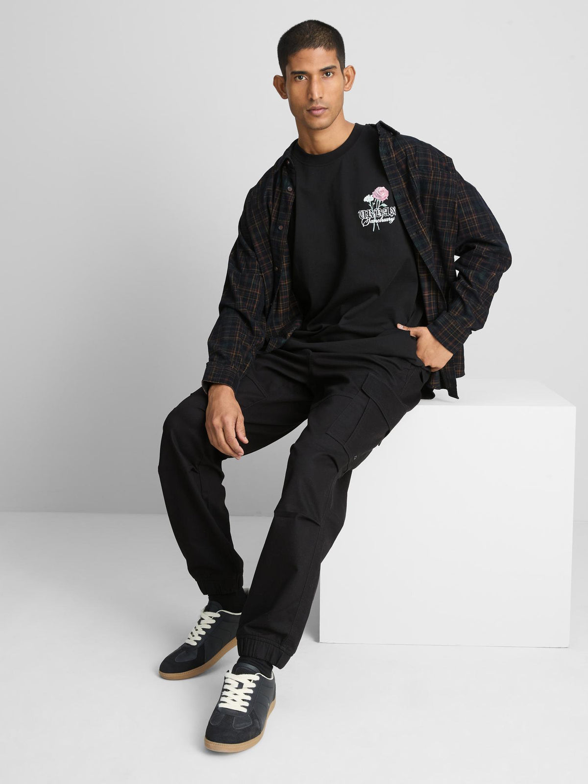 Drawstring Cargo Joggers - Black