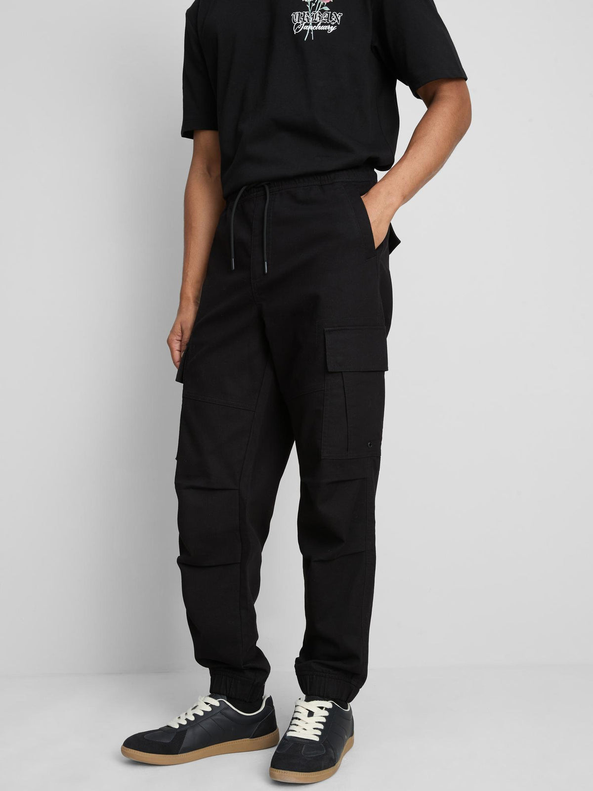 Drawstring Cargo Joggers - Black