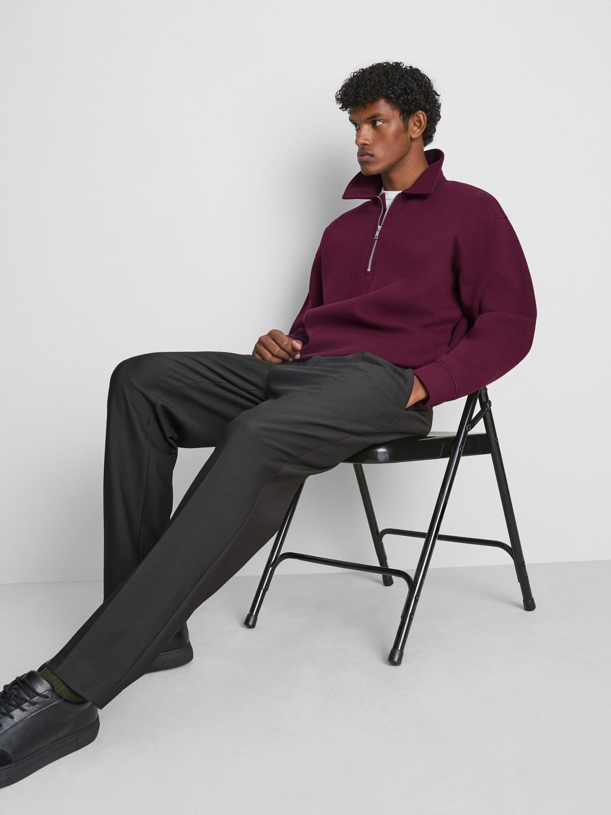 The Edit Quarter Zip Sweatshirt - Burgundy