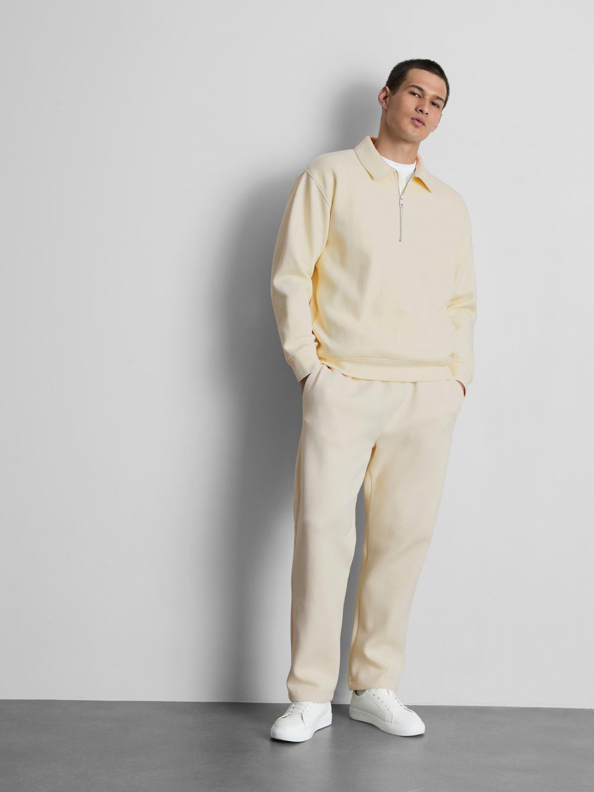 The Edit Quarter Zip Sweatshirt - Ecru