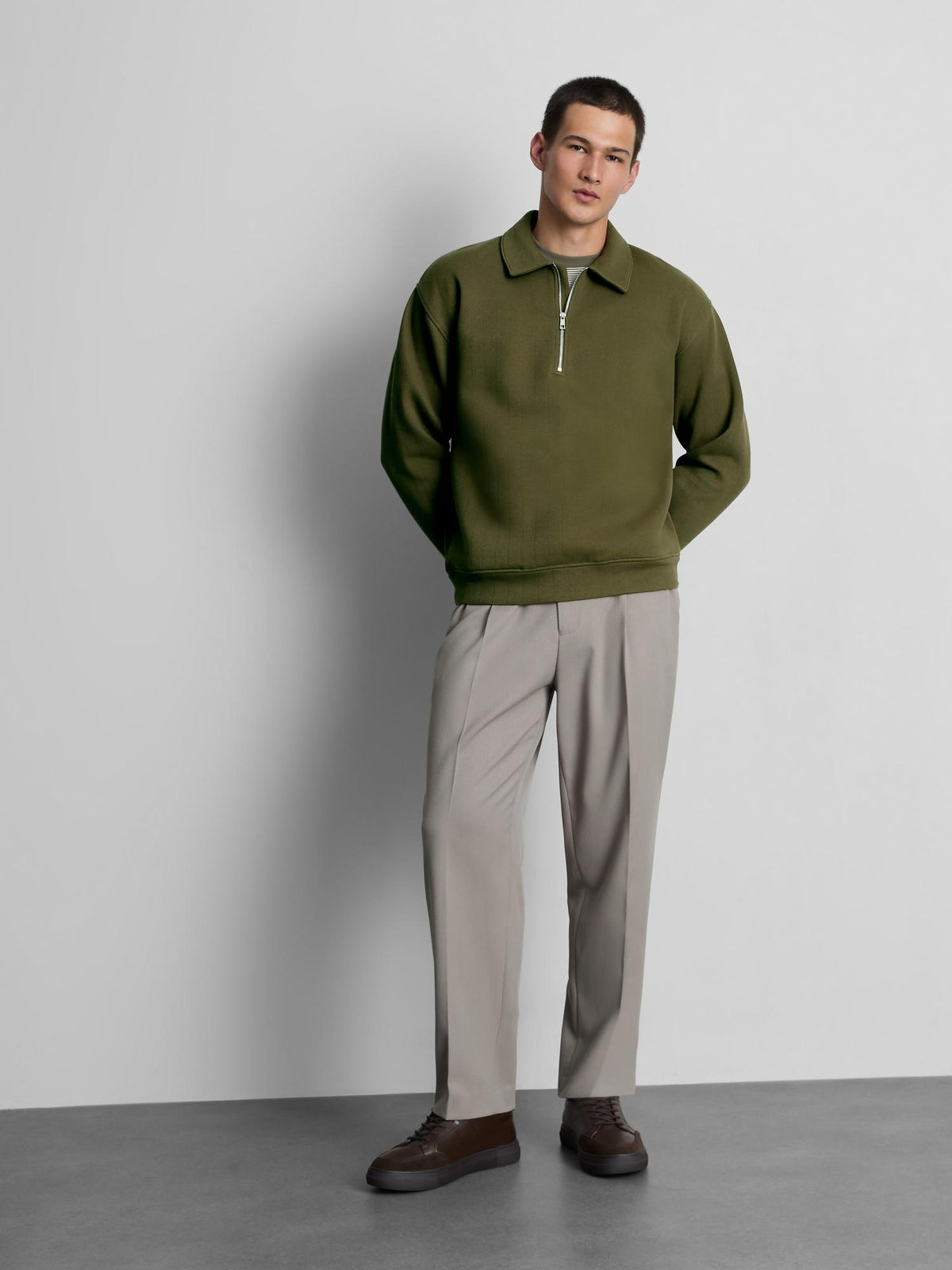 The Edit Quarter Zip Sweatshirt - Khaki